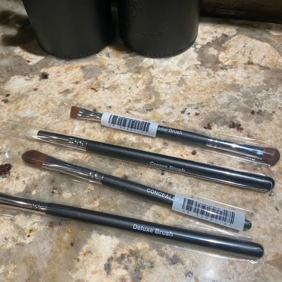 Younique brush set